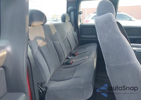 2002 Chevrolet Silverado 1500 Ls z USA, uszkodzony, nr VIN 2GCEC19T121346520